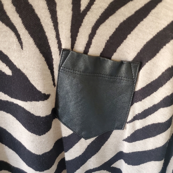 Karen Kane USA L Modern Contempoary Abstract Zebra Retro Jersey Knit Tunic Top - Picture 6 of 11